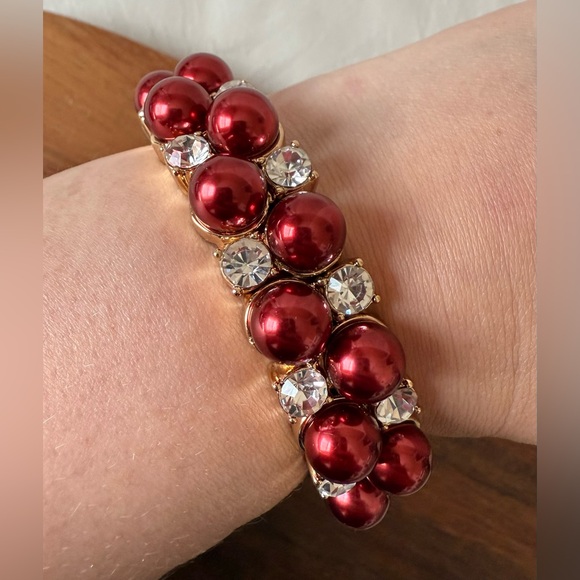 New Stretch Charter Club Bracelet Faux Red Pearl  Rhinestone Gold Tone Beaded - Picture 1 of 5